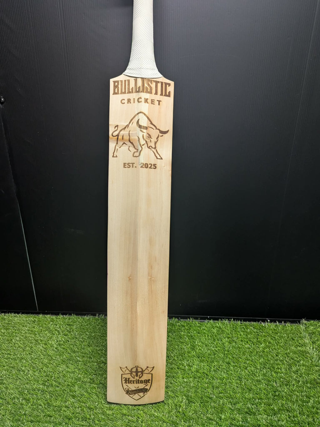 Bullistic Heritage Legacy – Fully Engraved Grade 2 English Willow (1214g / 2.11)