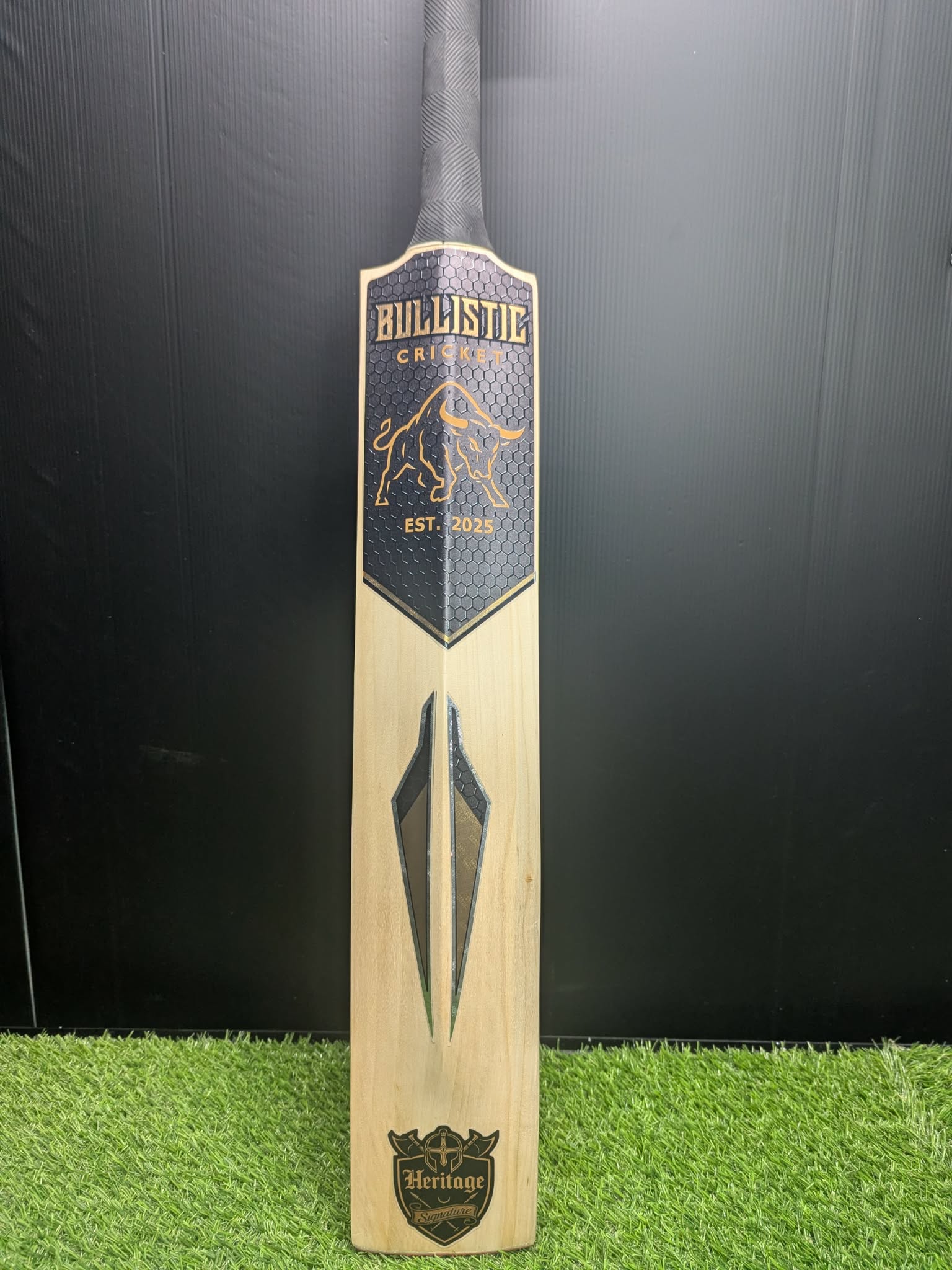 Bullistic Heritage Signature – Grade 2 English Willow (1166g / 2.9)