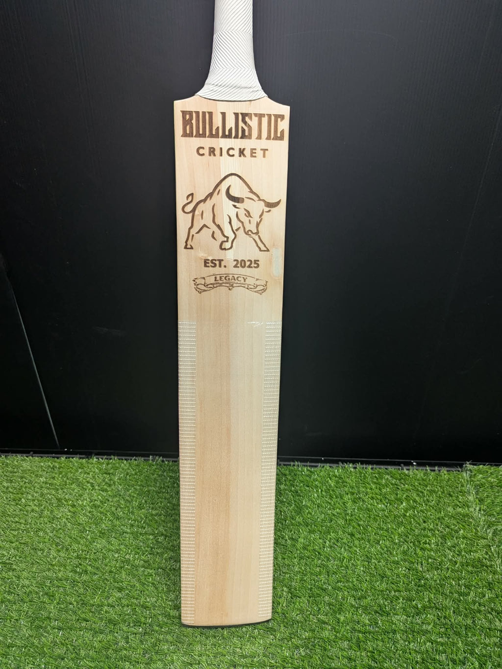 Bullistic Heritage Legacy – Fully Engraved Grade 2 English Willow (1214g / 2.11)