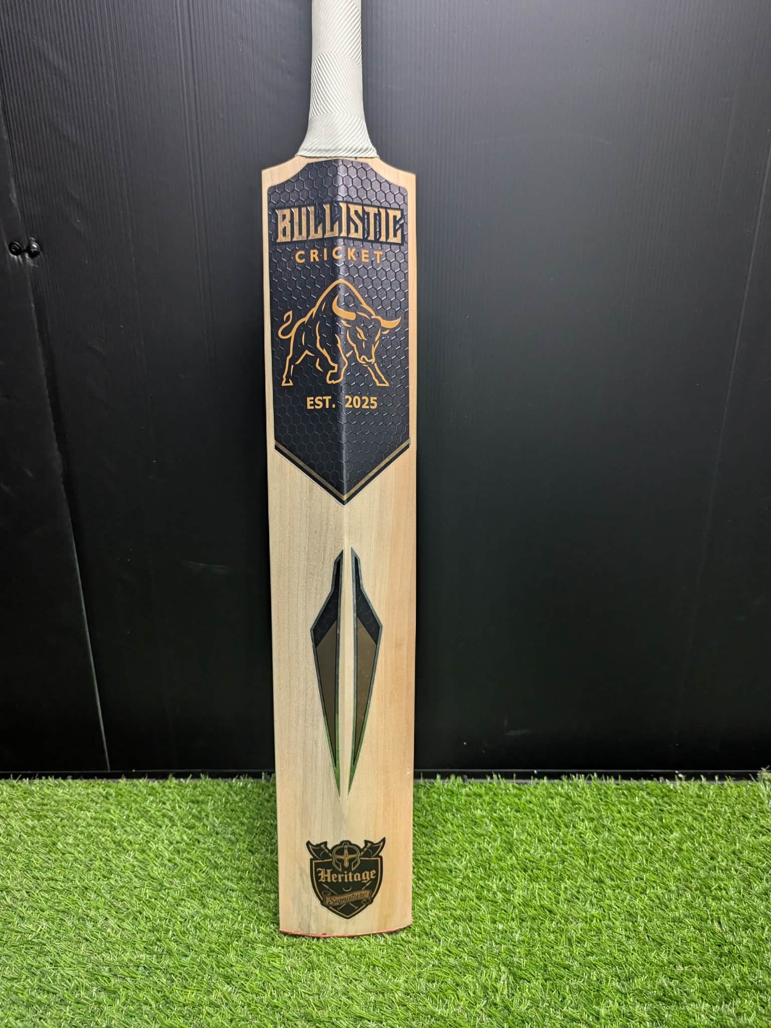 Bullistic Heritage Elite – Grade 2 English Willow (1158g / 2.9)