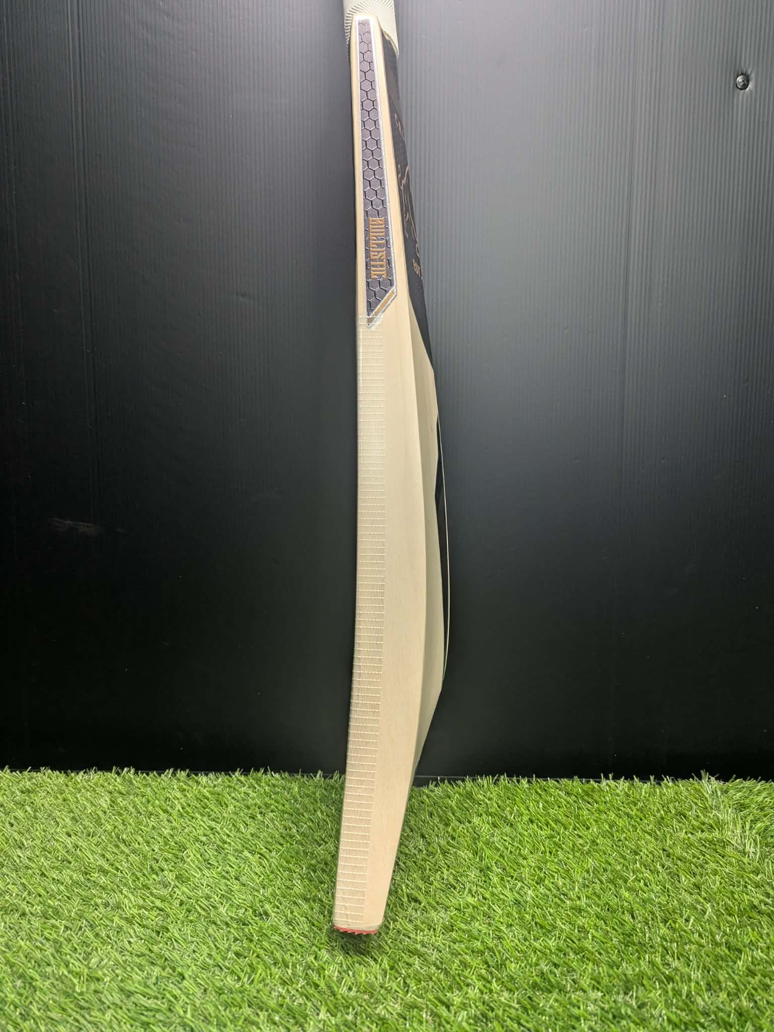 Bullistic Heritage Elite – Grade 2 English Willow (1214g / 2.11 SH)