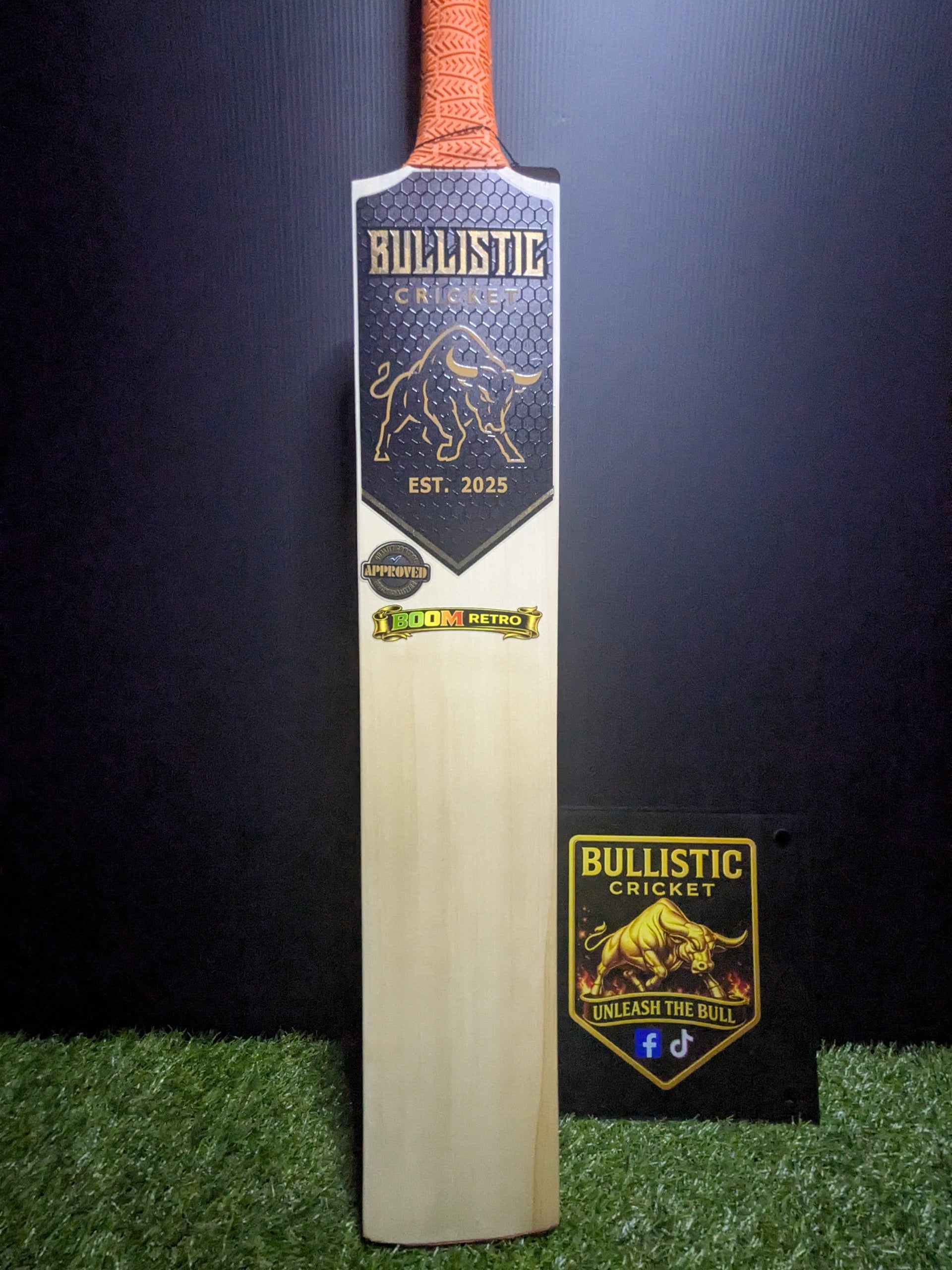 Bullistic BOOM Retro English Willow Cricket Bat 1301g - Grade 2 SH