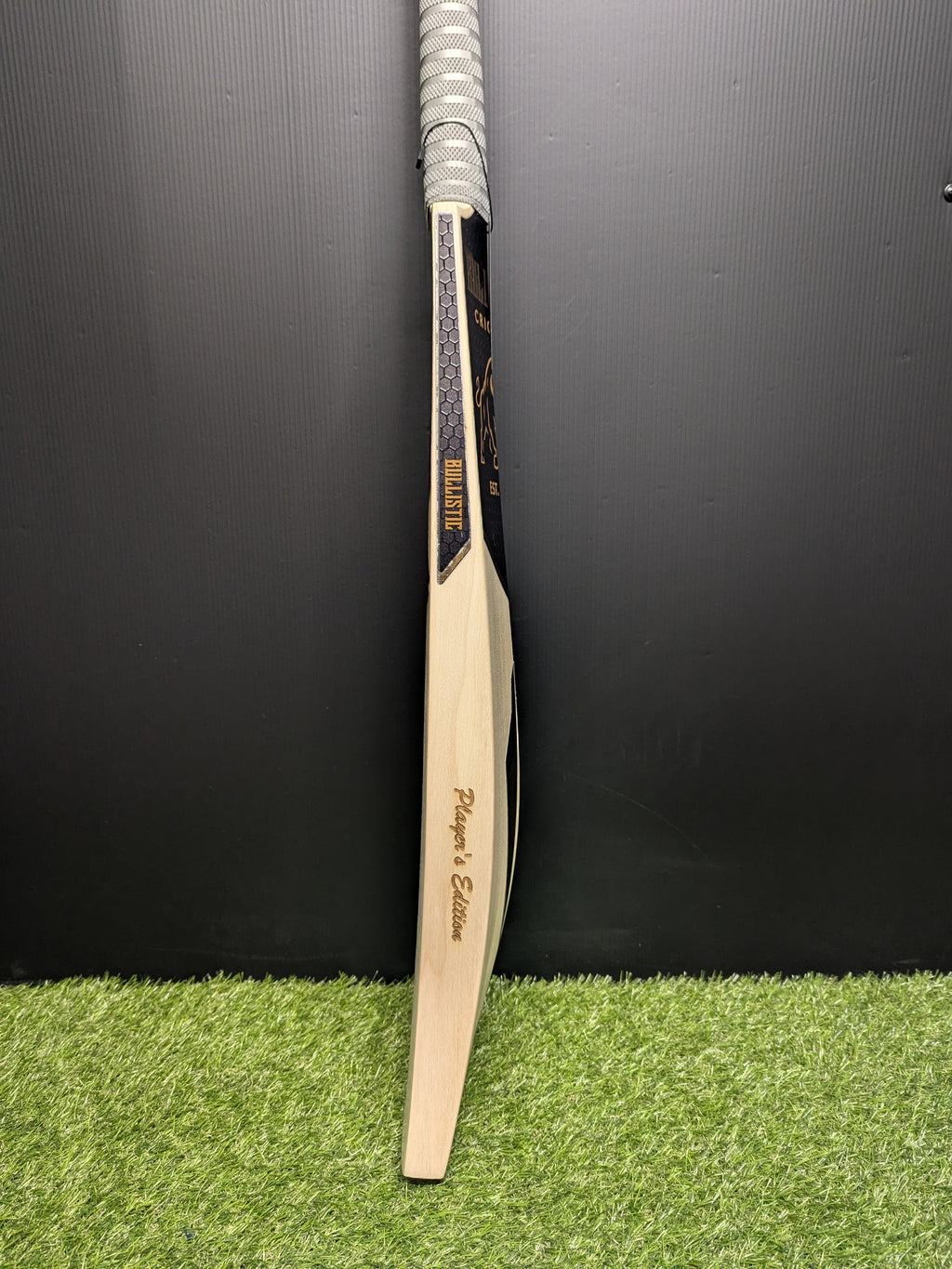 Bullistic Elite Player Grade English Willow | Short Handle | 1181g (2lb 10oz)