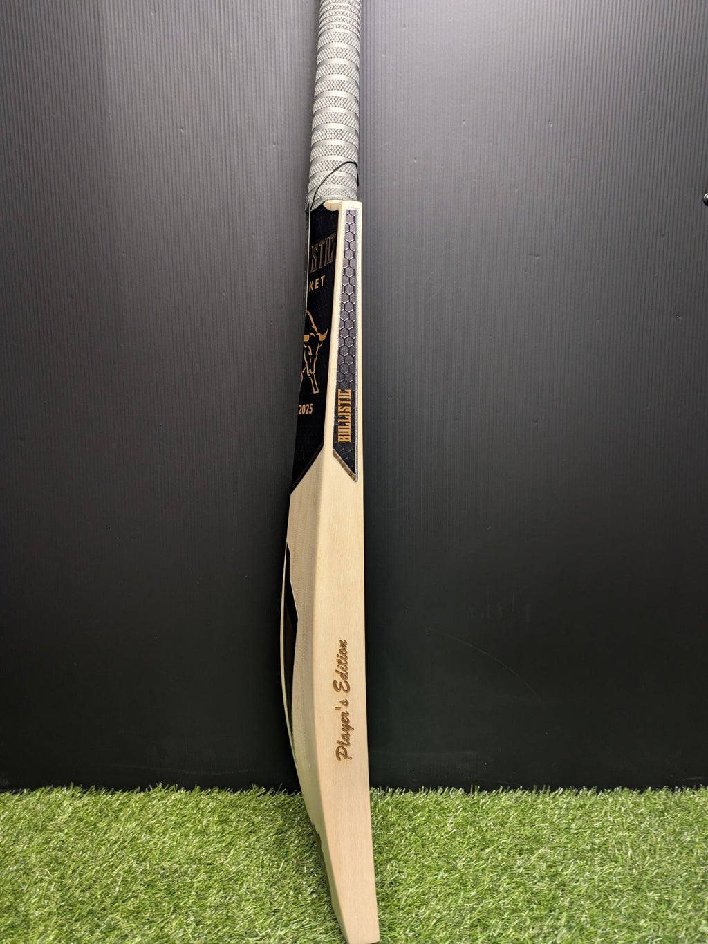 Bullistic Elite Player Grade English Willow | Short Handle | 1181g (2lb 10oz)
