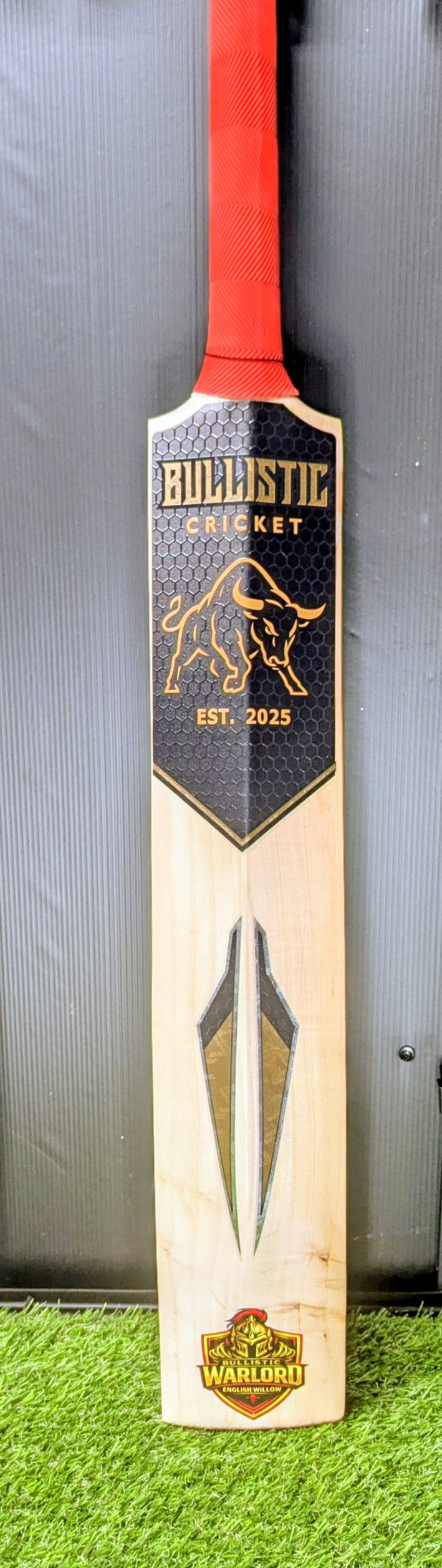 Bullistic Warlord 
Grade 3 English Willow SH 1131g 2.8lbs